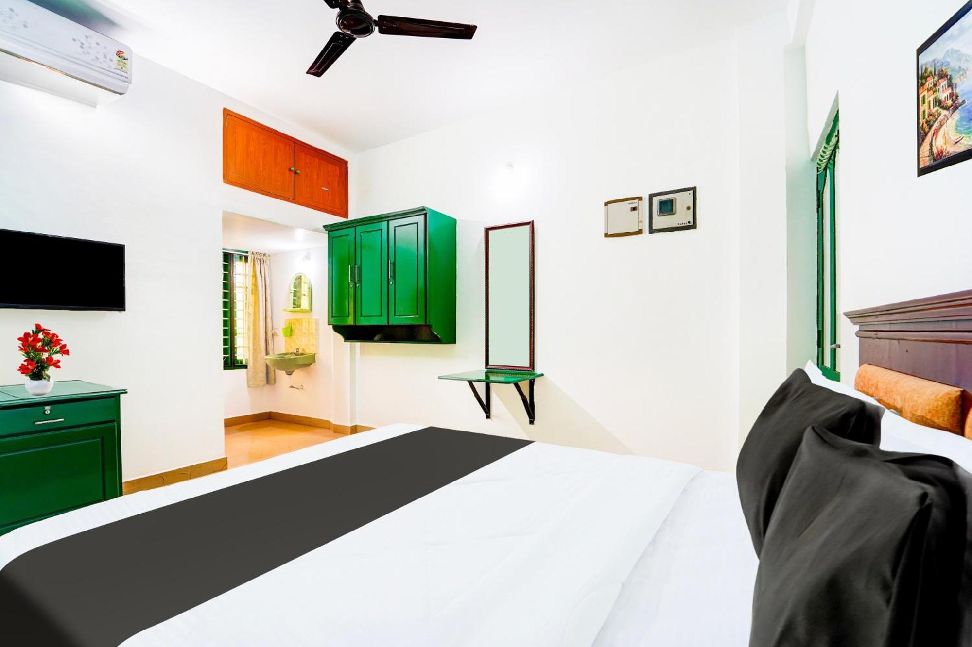 Super Hotel O Vennala Near Palarivattom Kochi Exterior foto